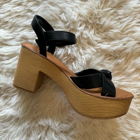 Universal Thread Platform Sandals Womens Size 6 Heels Strappy Black & Tan Pumps - Picture 14 of 15